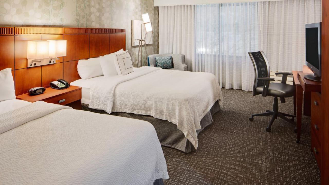 Courtyard By Marriott Pittsburgh West Homestead Waterfront Exterior photo