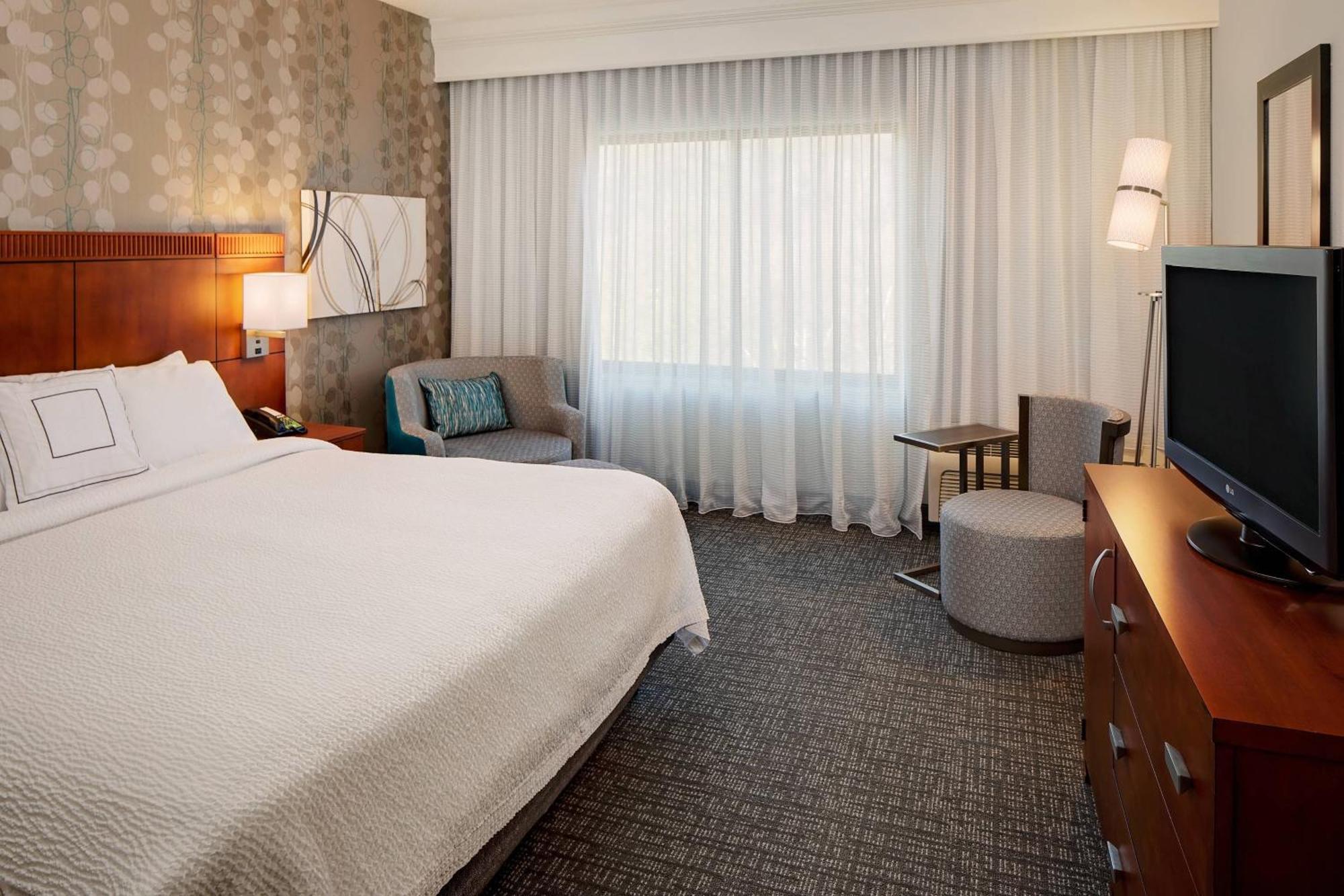 Courtyard By Marriott Pittsburgh West Homestead Waterfront Exterior photo