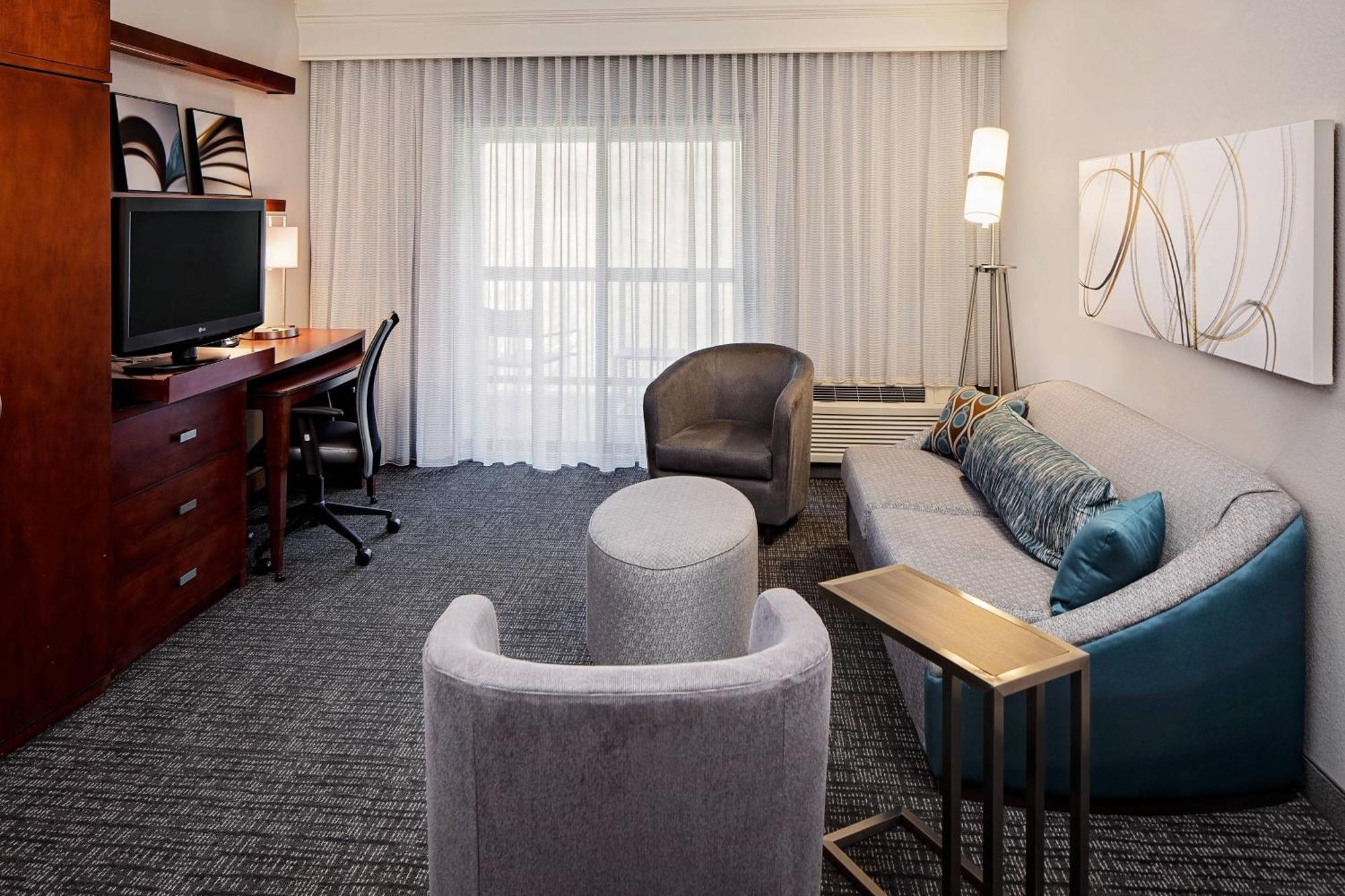 Courtyard By Marriott Pittsburgh West Homestead Waterfront Exterior photo