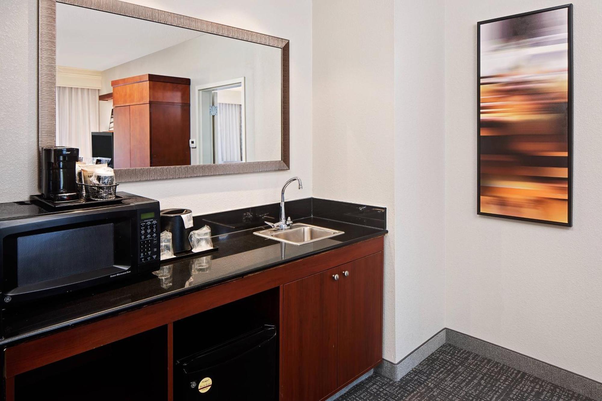 Courtyard By Marriott Pittsburgh West Homestead Waterfront Exterior photo